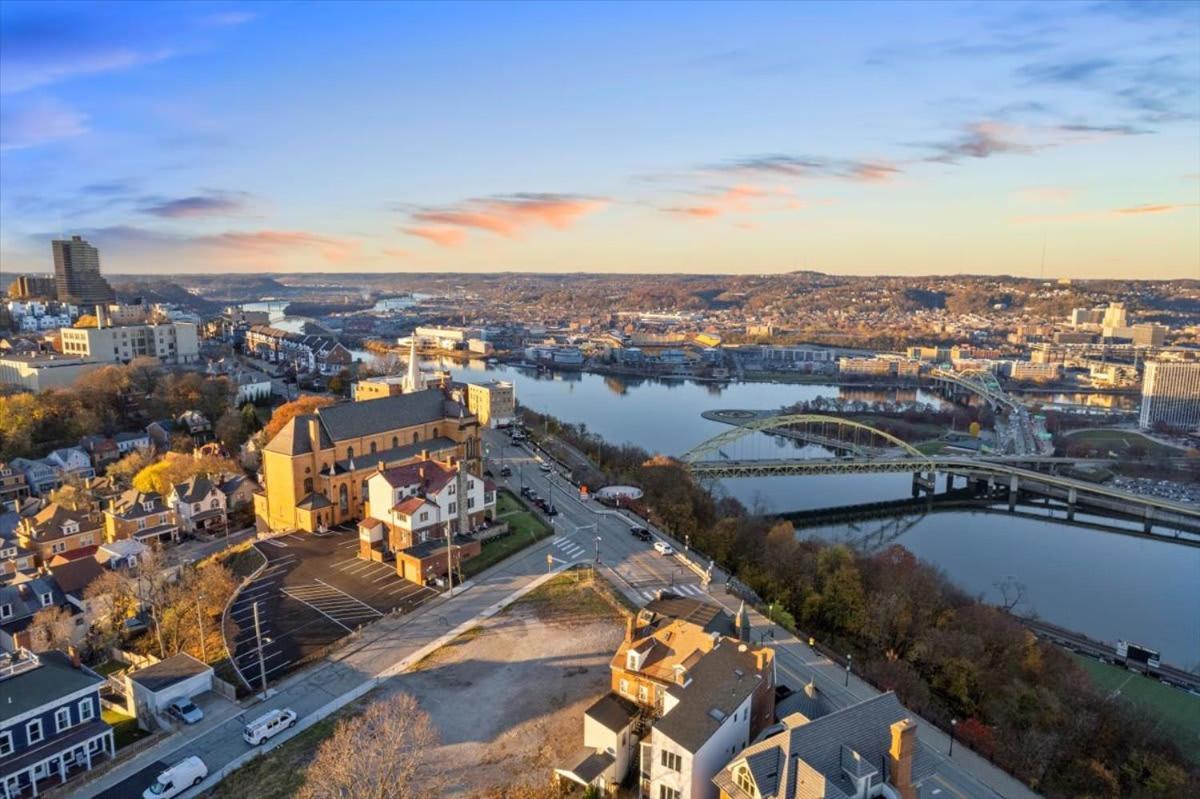 Skyline At Your Door - Studio With A View Pittsburgh Exterior foto
