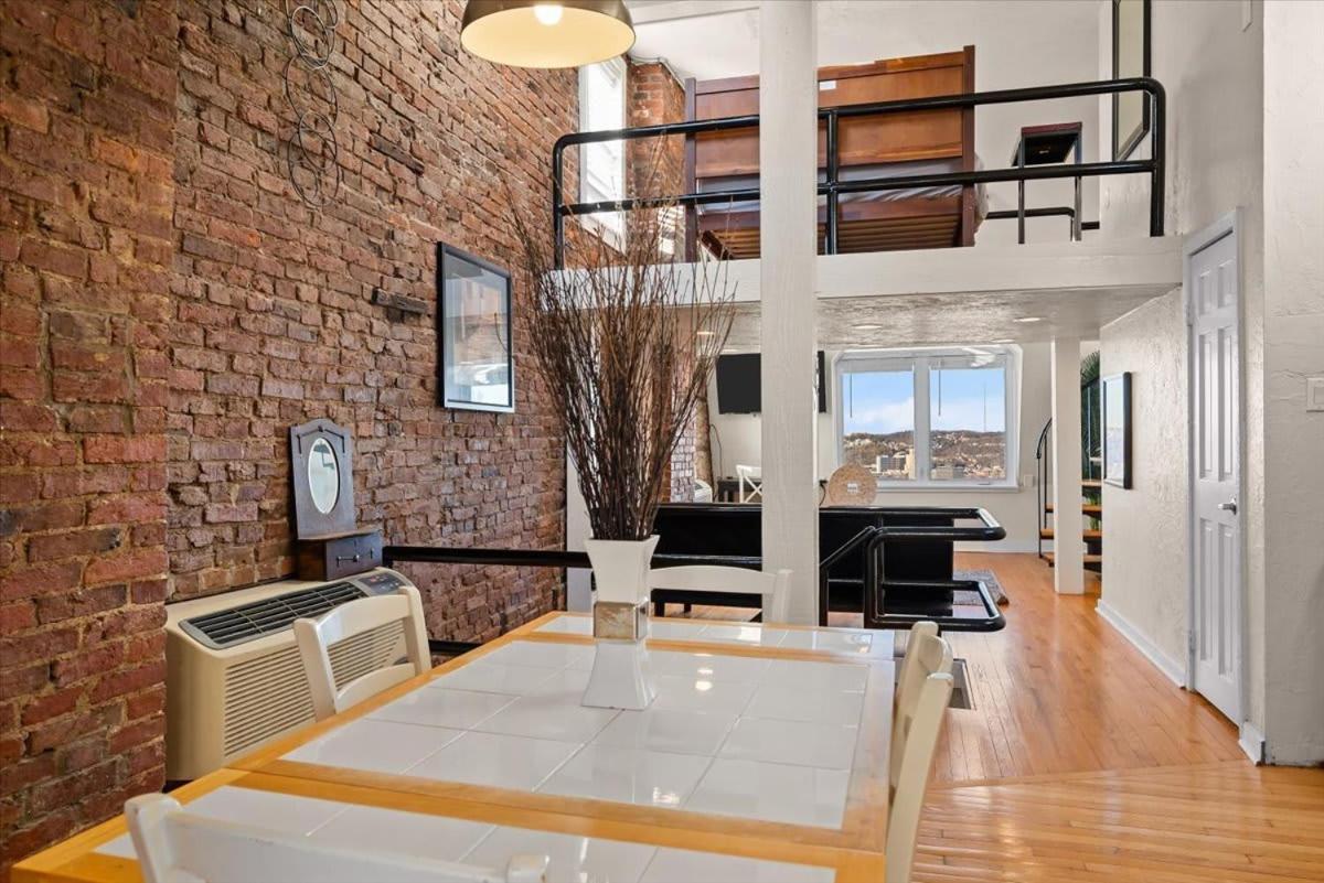 Skyline At Your Door - Studio With A View Pittsburgh Exterior foto